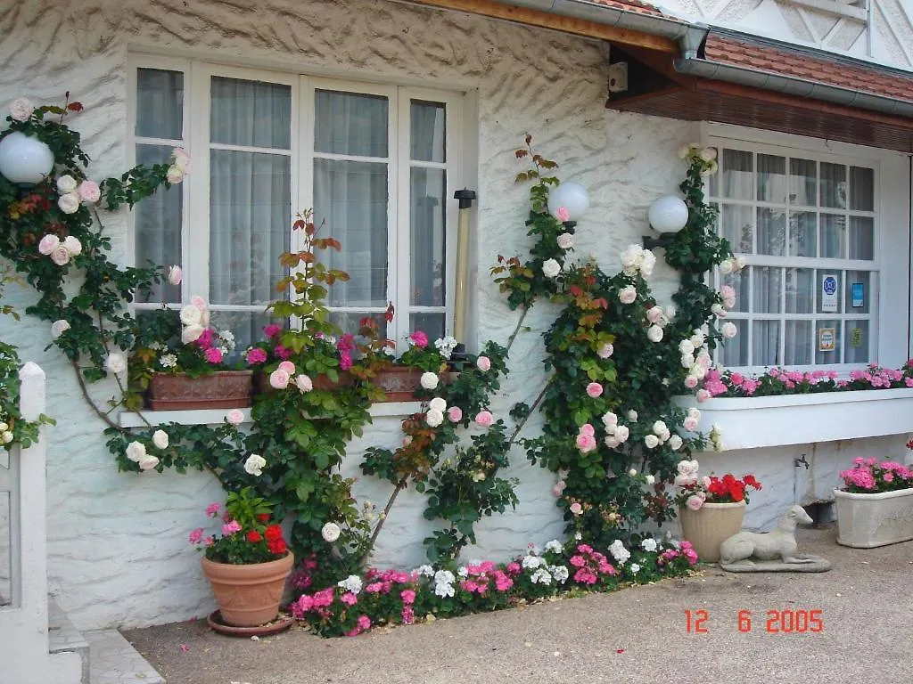 Hotel Restaurant Maison Blanche Rungis